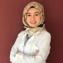 Dyt. Feyzanur Uludağ. Portre fotoğrafı.
