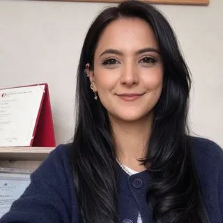 Kl. Psk. Gizem Doğru — Psikoloji, İzmit, Kocaeli. Portre fotoğrafı.