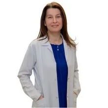 Uzm. Dr. Ayşe Nur Tekin — Fiziksel Tıp Ve Rehabilitasyon, Selçuklu, Konya. Portre fotoğrafı.