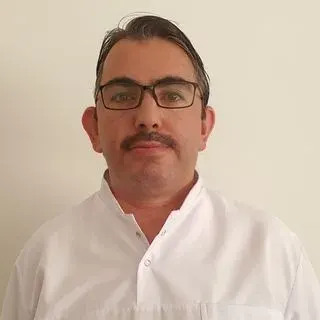 Uzm. Dr. Özerhan Özer — İç Hastalıkları, Van. Portre fotoğrafı.
