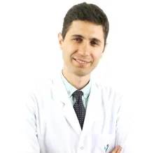 Uzm. Dr. Anar Sadıgov — İç Hastalıkları, Çiğli, İzmir. Portre fotoğrafı.