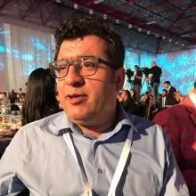 Prof. Dr. Hüseyin Yurdakul — Tıbbi Genetik. Portre fotoğrafı.