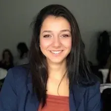 Psk. Dan. Elif Aktaş — Psikolojik Danışma ve Rehberlik, İstanbul. Portre fotoğrafı.