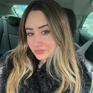 Psk. Perin Erdinç — Psikoloji. Portre fotoğrafı.