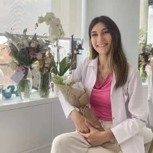 Fzt. İlkenur Sarı — Fizyoterapi Ve Rehabilitasyon, İzmit, Kocaeli. Portre fotoğrafı.