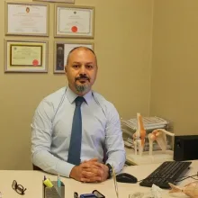 Doç. Dr. Erdem Aktaş — Ortopedi Ve Travmatoloji, Ankara. Portre fotoğrafı.