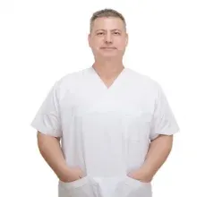 Uzm. Dr. Fatih Savaş — Fiziksel Tıp Ve Rehabilitasyon, Denizli. Portre fotoğrafı.