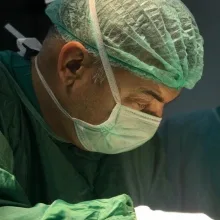 Prof. Dr. Ali İbrahim Sevinç — Genel Cerrahi, İzmir. Portre fotoğrafı.