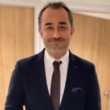 Doç. Dr. Gökmen Öztürk — Genel Cerrahi, Bahçelievler, İstanbul. Portre fotoğrafı.