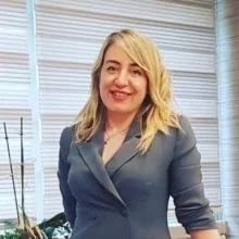 Doç. Dr. Nermin Gündüz — Psikiyatri, İstanbul. Portre fotoğrafı.