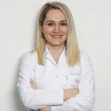 Prof. Dr. Dilek Yaşa — Göz Hastalıkları, Bursa. Portre fotoğrafı.