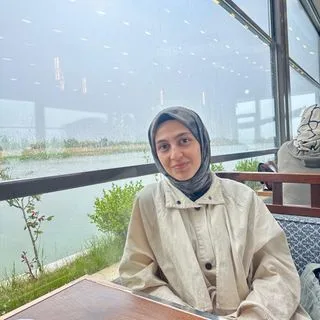 Psk. Senanur Durur — Psikoloji. Portre fotoğrafı.