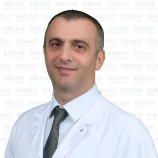 Dr. Öğr. Üyesi Fikret Başkan — Beyin Ve Sinir Cerrahisi, Küçükçekmece, İstanbul. Portre fotoğrafı.