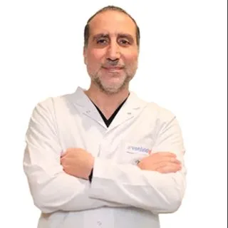 Op. Dr. İlhami Salcan — Göz Hastalıkları, Bakırköy, İstanbul. Portre fotoğrafı.