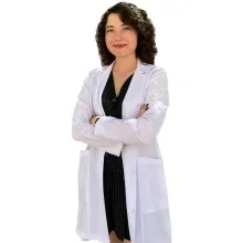 Dkt. Gizem Erdem — Dil ve Konuşma Terapisi, Mersin. Portre fotoğrafı.
