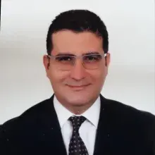 Prof. Dr. Deniz Bolat — Üroloji, İzmir. Portre fotoğrafı.