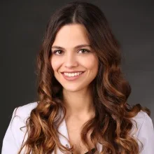 Uzm. Dr. Cansu Birincioğlu — Aile Hekimliği, Şişli, İstanbul. Portre fotoğrafı.