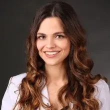 Uzm. Dr. Cansu Birincioğlu — Aile Hekimliği, Şişli, İstanbul. Portre fotoğrafı.