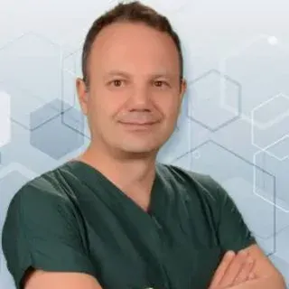 Op. Dr. Tayfun Arıkan — Kadın Hastalıkları Ve Doğum, Gaziantep. Portre fotoğrafı.