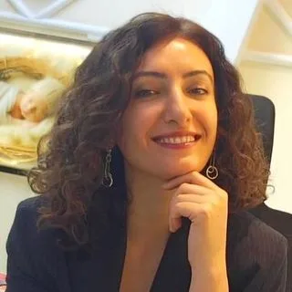 Op. Dr. Sonay Öztaş — Kadın Hastalıkları Ve Doğum, Şehitkamil, Gaziantep. Portre fotoğrafı.