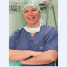 Uzm. Dr. Filiz Akın Su — Kadın Hastalıkları Ve Doğum, Ankara. Portre fotoğrafı.