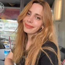 Dyt. Hülya Borak — Diyetisyen, İstanbul. Portre fotoğrafı.