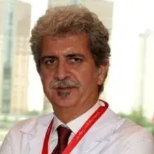 Uzm. Dr. Ömer Özdemir — İç Hastalıkları, Ataşehir, İstanbul. Portre fotoğrafı.