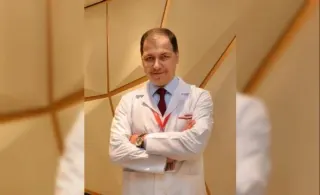Op. Dr. Muzaffer Öztürk profilinde yer alan galeri fotoğrafı.