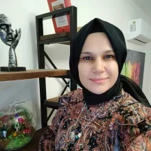 Psk. Dan. Şeyma Korkmaz — Psikolojik Danışma ve Rehberlik. Portre fotoğrafı.