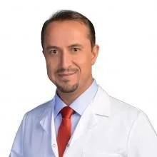 Uzm. Dr. Vedat Altuntaş — Fiziksel Tıp Ve Rehabilitasyon. Portre fotoğrafı.