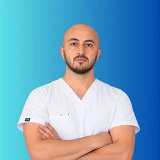 Fzt. Kemran Hafız — Fizyoterapi Ve Rehabilitasyon, Bursa. Portre fotoğrafı.