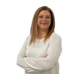 Op. Dr. Burcu Akıncı — Göz Hastalıkları, Adana. Portre fotoğrafı.