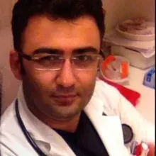 Dr. Selim Solak — Pratisyen, Kocaeli. Portre fotoğrafı.