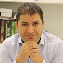 Op. Dr. Erkan Akan — Kadın Hastalıkları Ve Doğum, Bahçelievler, İstanbul. Portre fotoğrafı.