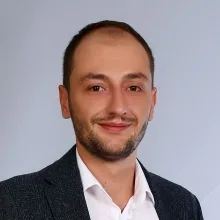 Psk. Erdem İradeli — Psikoloji. Portre fotoğrafı.