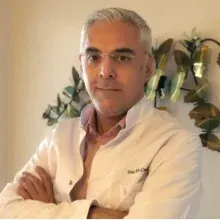Doç. Dr. Cemal Kaya — Genel Cerrahi, İstanbul. Portre fotoğrafı.