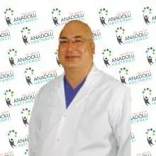 Uzm. Dr. Haluk Çimen — Genel Cerrahi, Avcılar, İstanbul. Portre fotoğrafı.