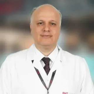 Doç. Dr. Tevfik Ziypak — Üroloji, Küçükçekmece, İstanbul. Portre fotoğrafı.