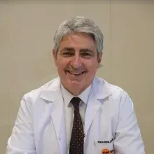 Prof. Dr. Tayfun Şahinkanat — Üroloji, Çukurova, Adana. Portre fotoğrafı.