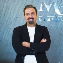 Prof. Dr. Murat Topdağ — Kulak Burun Boğaz, İstanbul. Portre fotoğrafı.