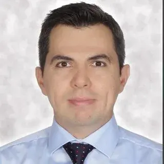 Prof. Dr. Serdar Kesikburun — Fiziksel Tıp Ve Rehabilitasyon, Ankara. Portre fotoğrafı.