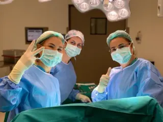 Op. Dr. Betül Kalay profilinde yer alan galeri fotoğrafı.
