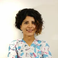 Dt. Betül Arık — Diş Hekimi, Nilüfer, Bursa. Portre fotoğrafı.