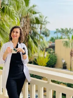 Uzm. Dt. Betül Kütük profilinde yer alan galeri fotoğrafı.
