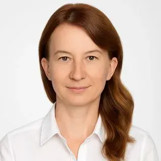 Uzm. Dr. Filiz Şükrü — Psikiyatri, İstanbul. Portre fotoğrafı.