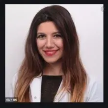 Uzm. Dr. Selin Canan Önder — Karşıyaka, İzmir. Portre fotoğrafı.