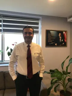 Doç. Dr. Yılmaz Kor profilinde yer alan galeri fotoğrafı.