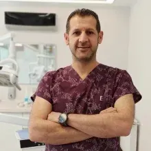 Dt. Erdal Gönülaçar — Diş Hekimi, Kayseri. Portre fotoğrafı.