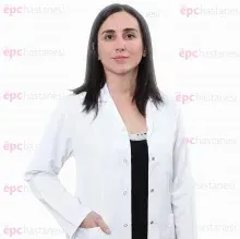 Op. Dr. Öznur Pekedis — Plastik Rekonstrüktif Ve Estetik Cerrahi, Adana. Portre fotoğrafı.