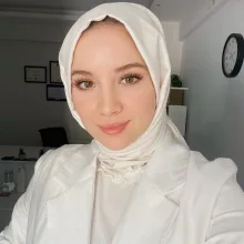 Kl. Psk. Esma Seda Sönmez — Psikoloji, Manisa. Portre fotoğrafı.
